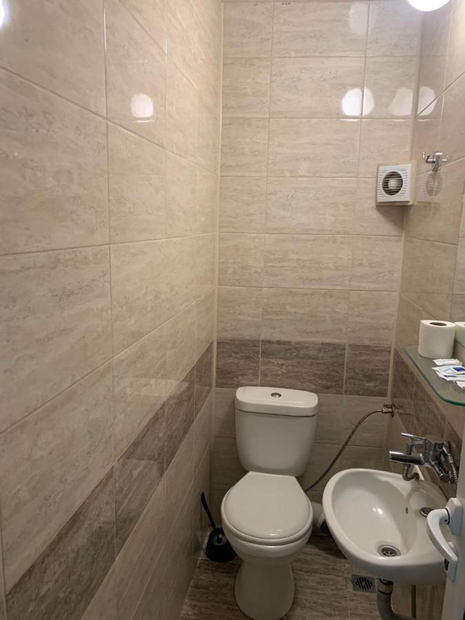 Hotel Oazis Haskovo Exterior photo